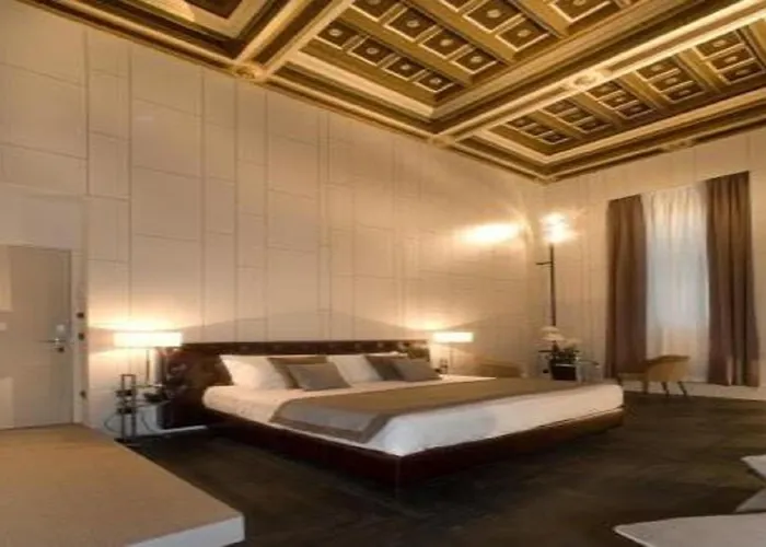 Piazza Del Gesu\' Luxury Suites